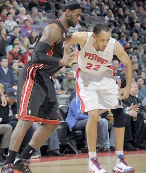 防守端更具 防守端更具