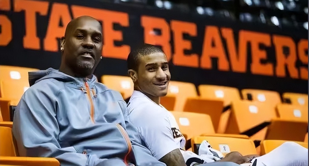 俱乐部斥巨 俱乐部斥巨