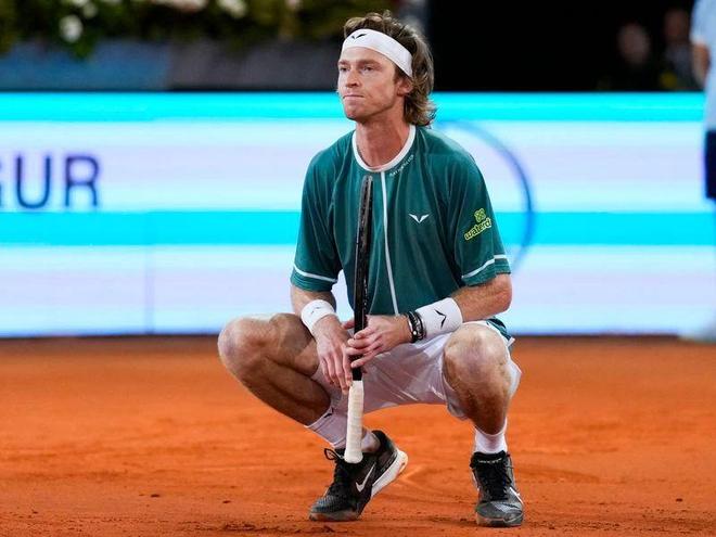 依旧可以控 依旧可以控